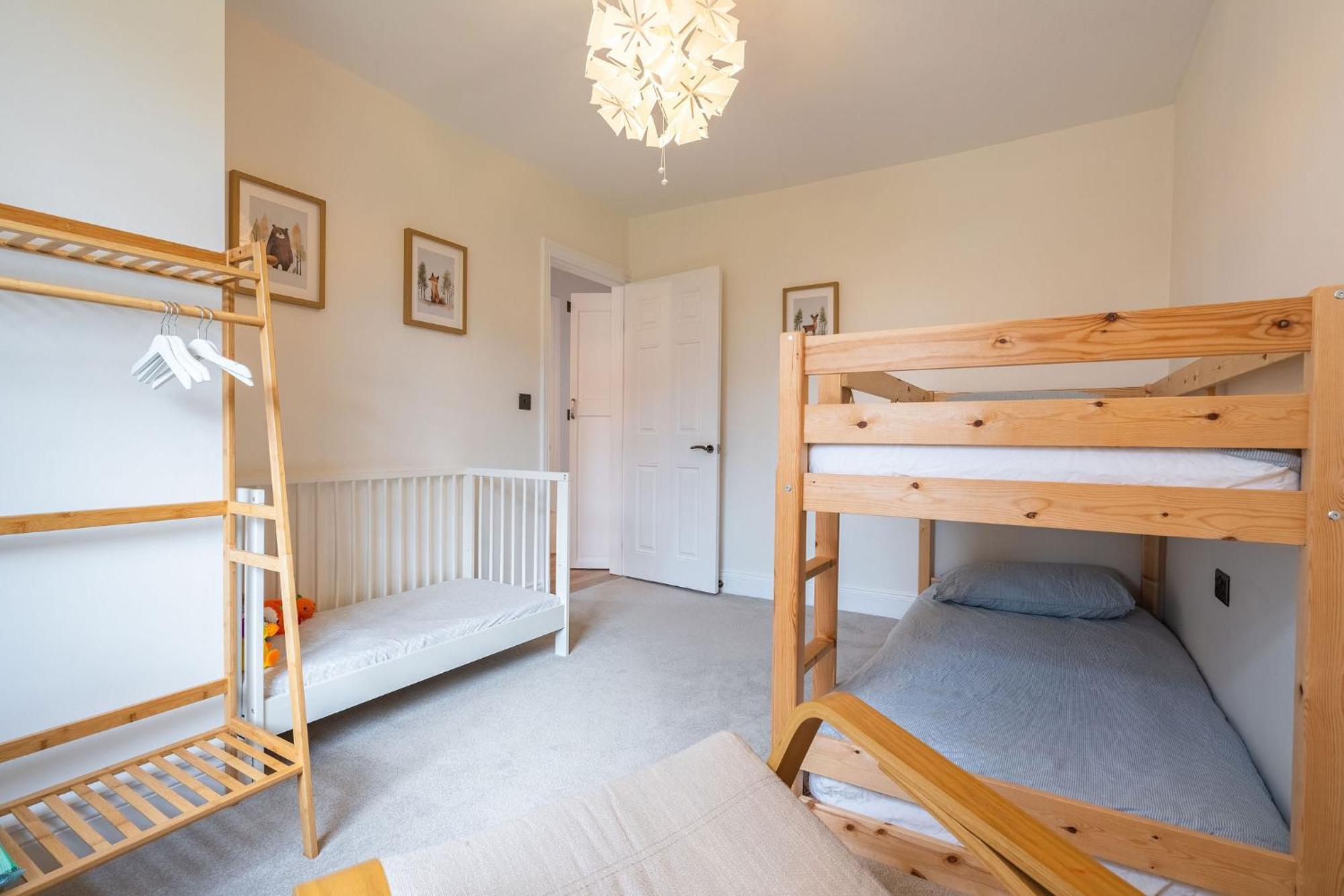 Nature Inspired Bungalow With 3 Rooms - 10 Mins From Manchester Airport Timperley Exteriér fotografie