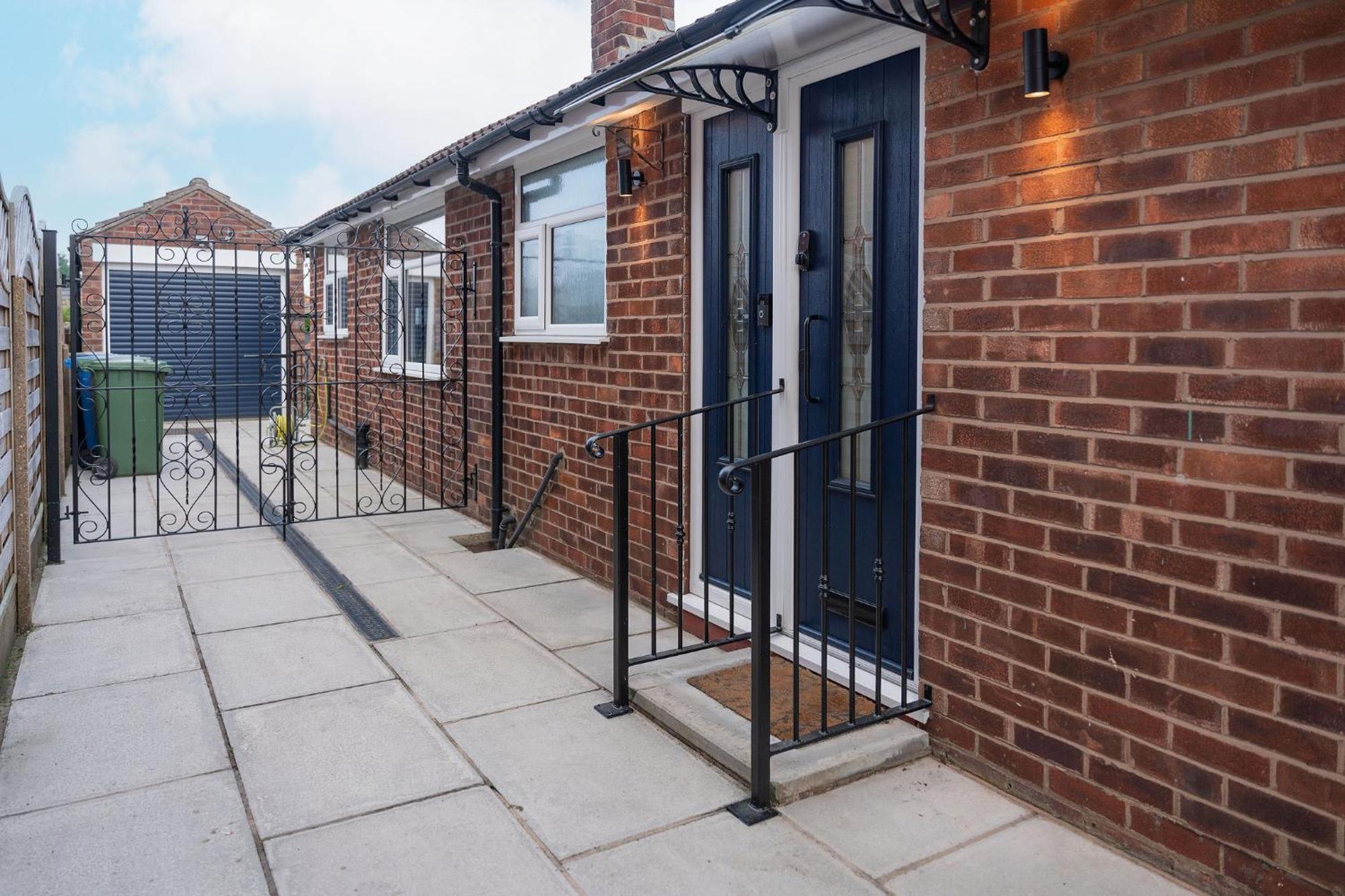 Nature Inspired Bungalow With 3 Rooms - 10 Mins From Manchester Airport Timperley Exteriér fotografie